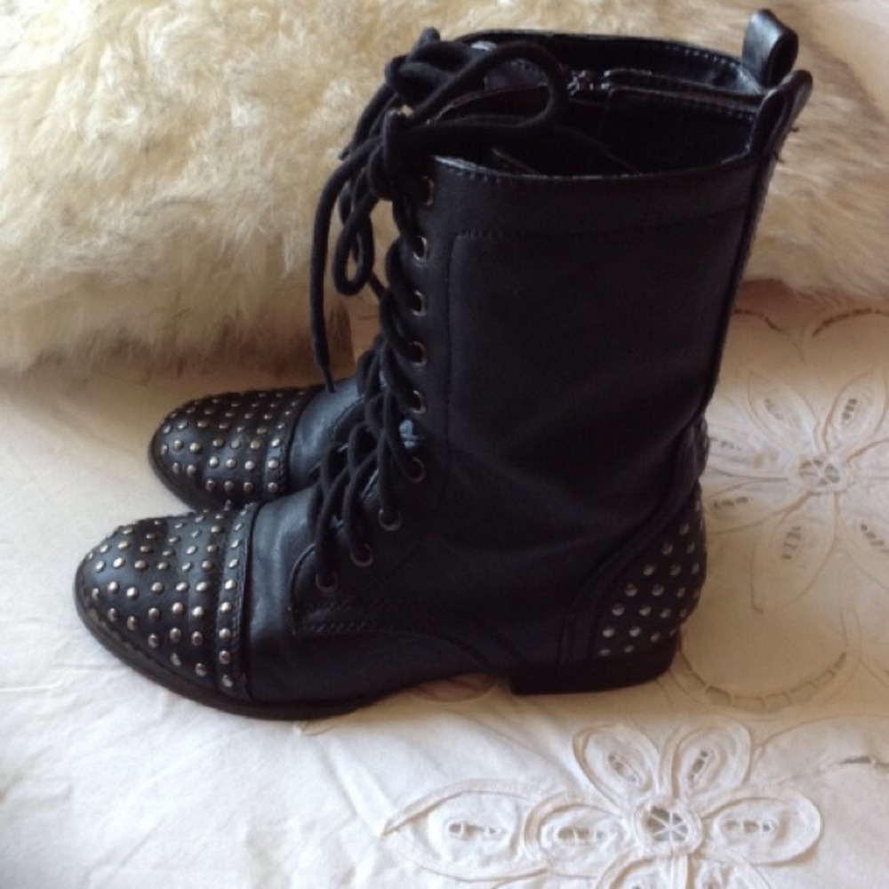 AEROPOSTALE BLACK ANKLE BOOTIES 6.5 - Picture 3 of 8
